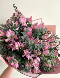 Ziedu pušķis no alstromērijām "ROMANTIC DANCE"