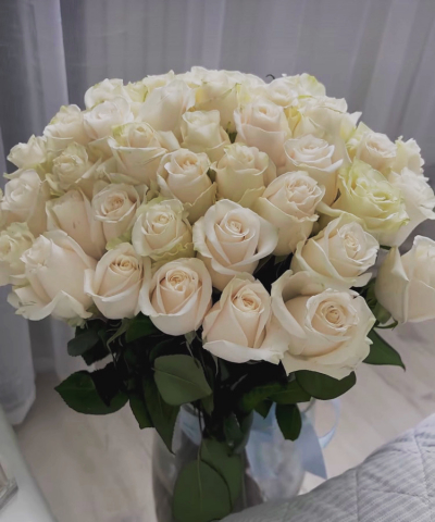 Baltu rožu pušķis "DELICATE"