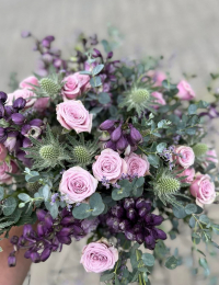 Ziedu pušķis no dažādiem ziediem "HIM"