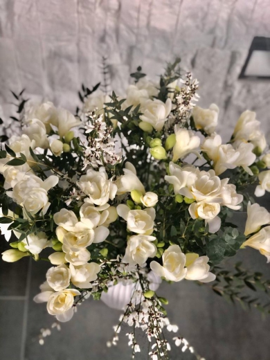 Smaržīgs pušķis ar frēzijām "FREESIA"