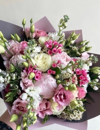 Smaržīgs ziedu pušķis "HAPPY B-DAY"