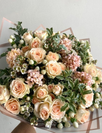 Ziedu pušķis  "LIGHT BREATHE"