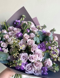 Ziedu pušķis ar krūmrozēm "LILLAC FUN"