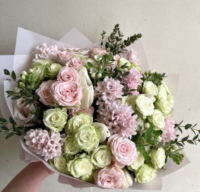 Pavasarīgs pušķis "HOLIDAYS"