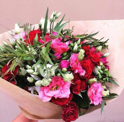 Ziedu pušķis no lizantēm "PINK MIX"