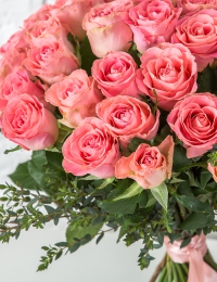 Rozā rožu pušķis "PINK PANTHER"