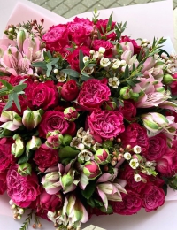 Ziedu pušķis no dažādiem ziediem "PINK DREAM"