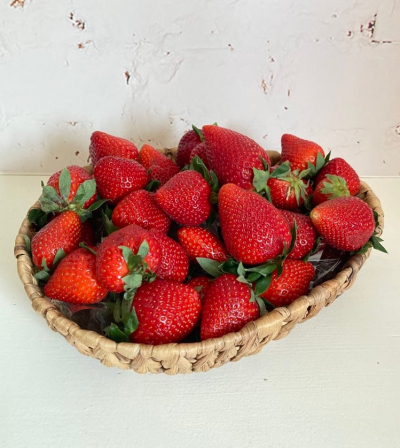 Pīts groziņš ar zemenēm