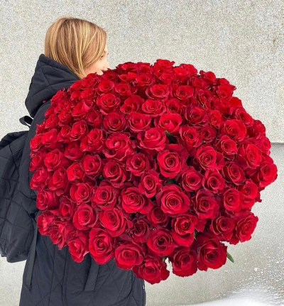 Sarkanu rožu pušķis "LUX"