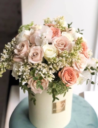 Ziedu kastīte no pavasarīgiem ziediem "SPRING MOOD"