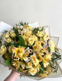 Ziedu pušķis dzeltenos toņos "SUMMER SOUND"