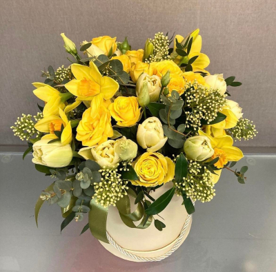 Ziedu kastīte dzeltenos toņos "SUN LOVER"